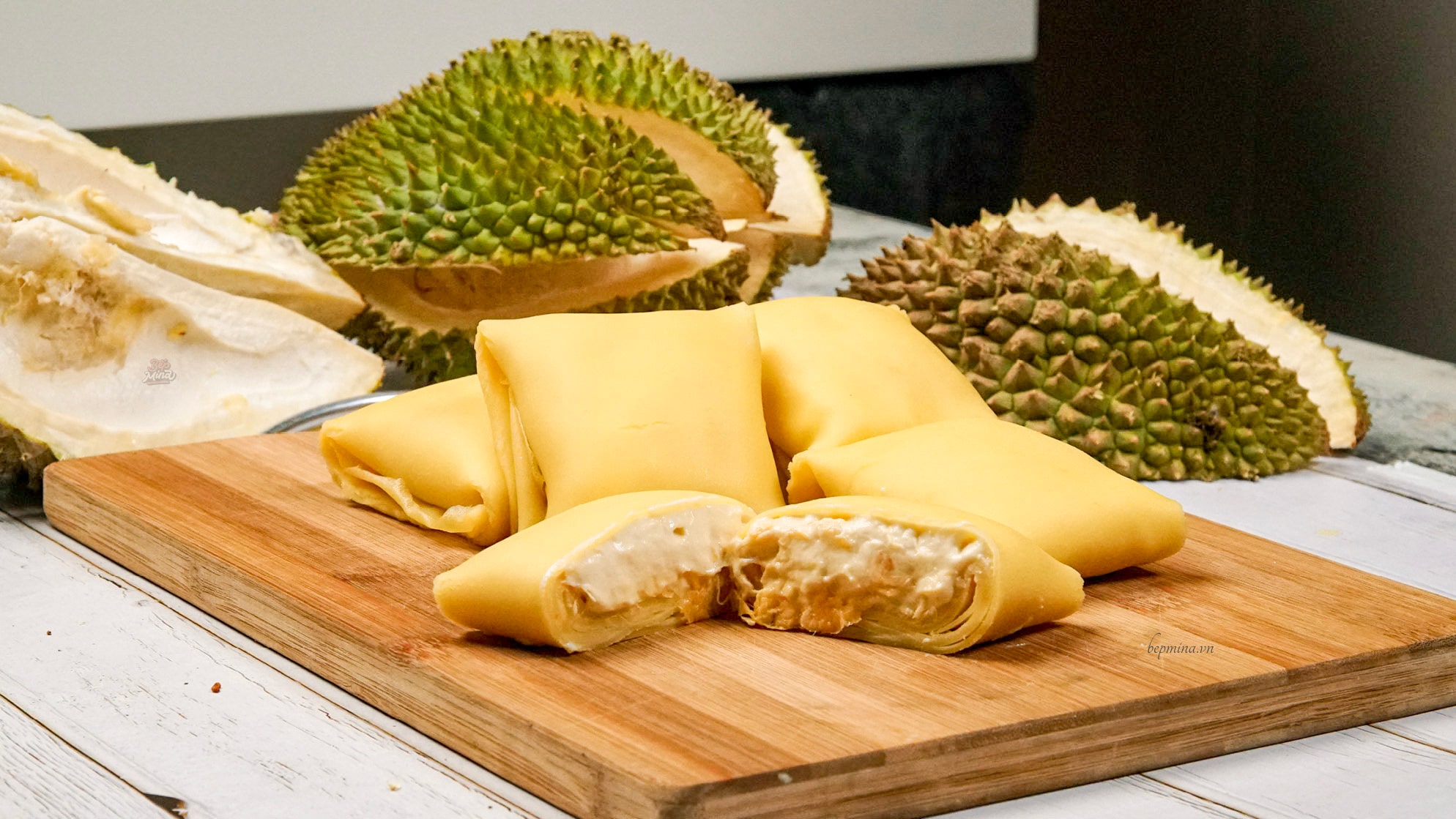 bau-an-sau-rieng-duoc-khong-7 Thay vì ăn trực tiếp, bạn cũng có thể làm bánh crepe sầu riêng hấp dẫn