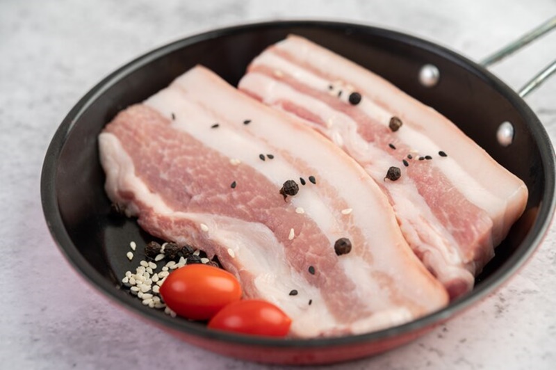 benh-tieu-duong-an-bun-duoc-khong-4 Người bệnh không nên ăn thịt mỡ