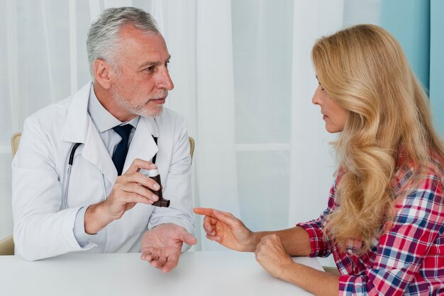 betamethasone-3 Trường hợp quá liều bạn nên đến bác sĩ để được tư vấn cách xử lý phù hợp