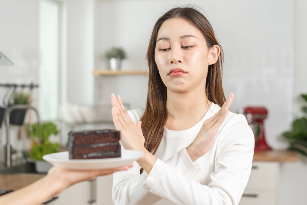 Người bị cholesterol cao không nên ăn gì? Đồ ngọt