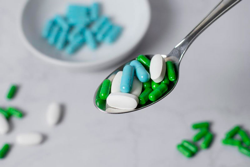 cac-loai-thuoc-uc-che-enzym-co-kha-nang-lam-tang-tac-dung-phu-cua-loratadine Các loại thuốc ức chế Enzym có khả năng làm tăng tác dụng phụ của Loratadine