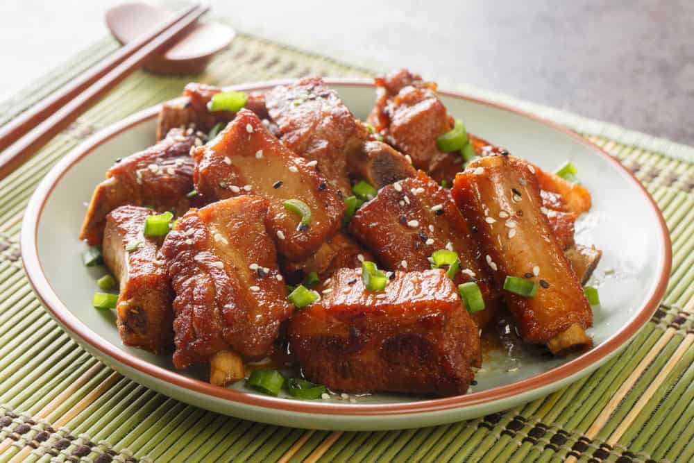 Cách làm sườn xào chua ngọt ít dầu mỡ, gia vị