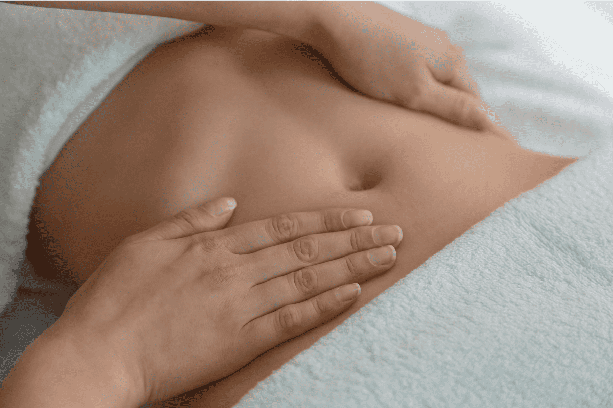 cach-massage-giam-mo-bung-truoc-khi-ngu_5784932 Cách massage giảm mỡ bụng trước khi ngủ