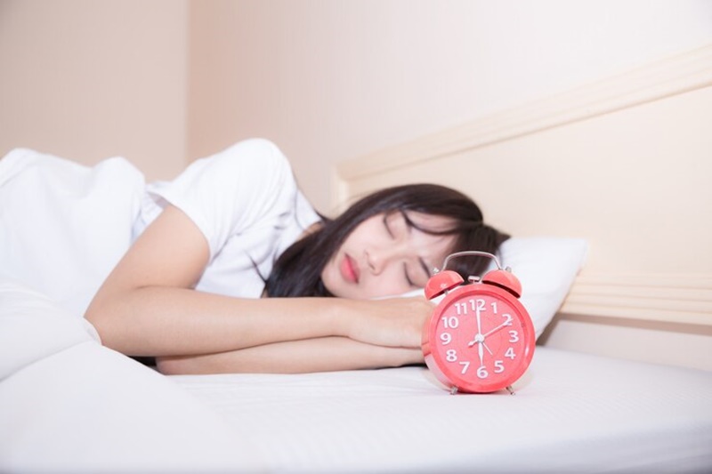 cang-da-bung-chung-da-mat-4 Ngủ đủ giấc để hạn chế tình trạng buồn ngủ sau ăn
