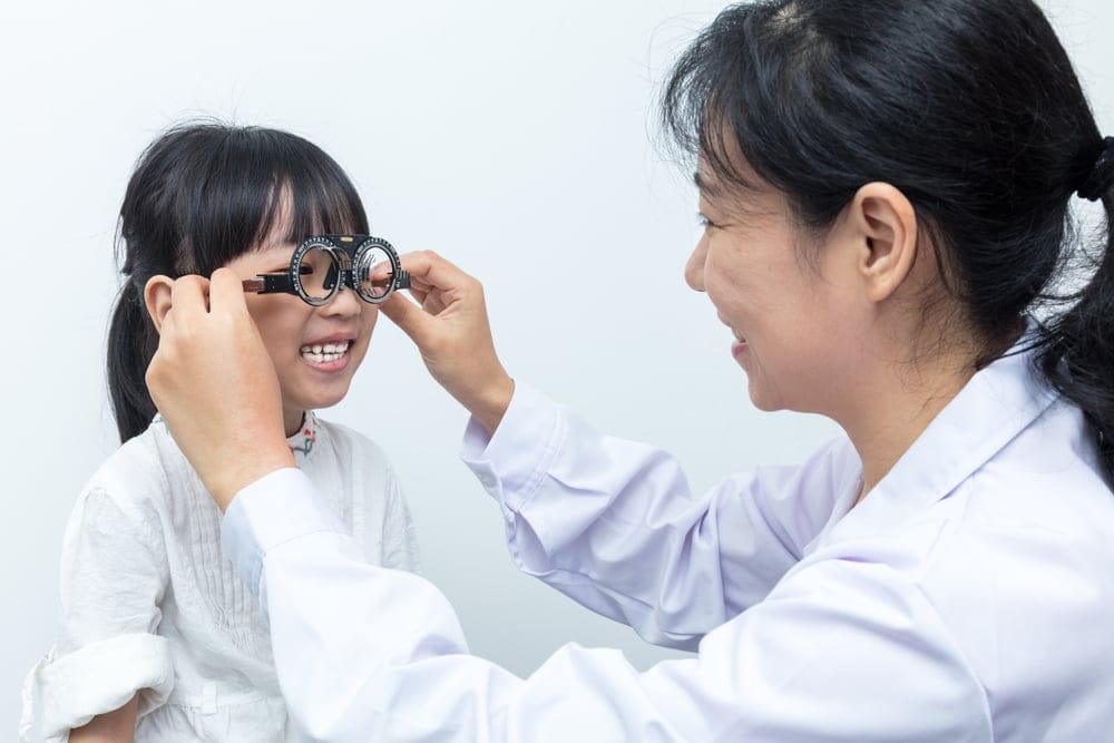 dau-hieu-cua-can-thi-nhe-la-gi dấu hiệu của cận thị nhẹ là gì