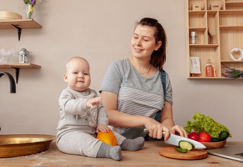 dau-hieu-me-it-sua-3 Một chế độ ăn đầy đủ dinh dưỡng là điều cần thiết để mẹ duy trì sức khỏe và đảm bảo sản xuất đủ sữa cho bé