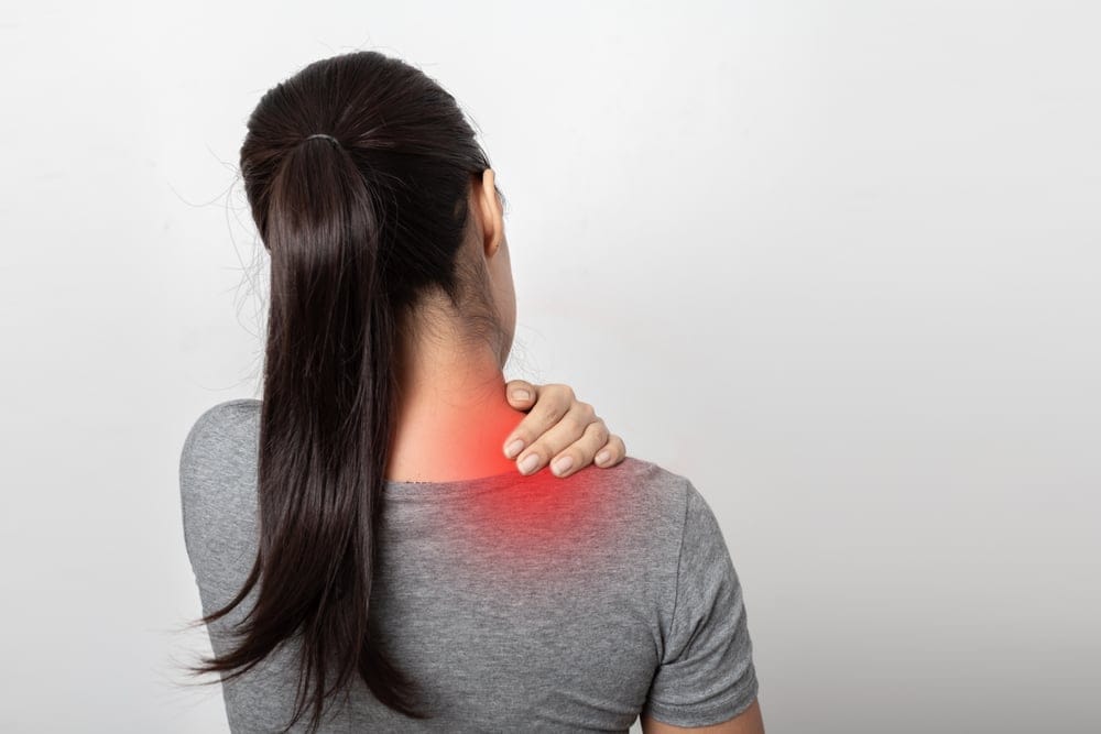 Đau vai gáy lan xuống cánh tay là bệnh gì? Nguyên nhân và cách điều trị
