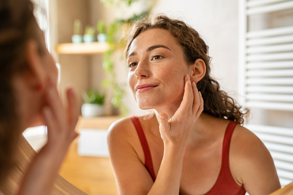 dị ứng mỹ phẩm có tự hết không