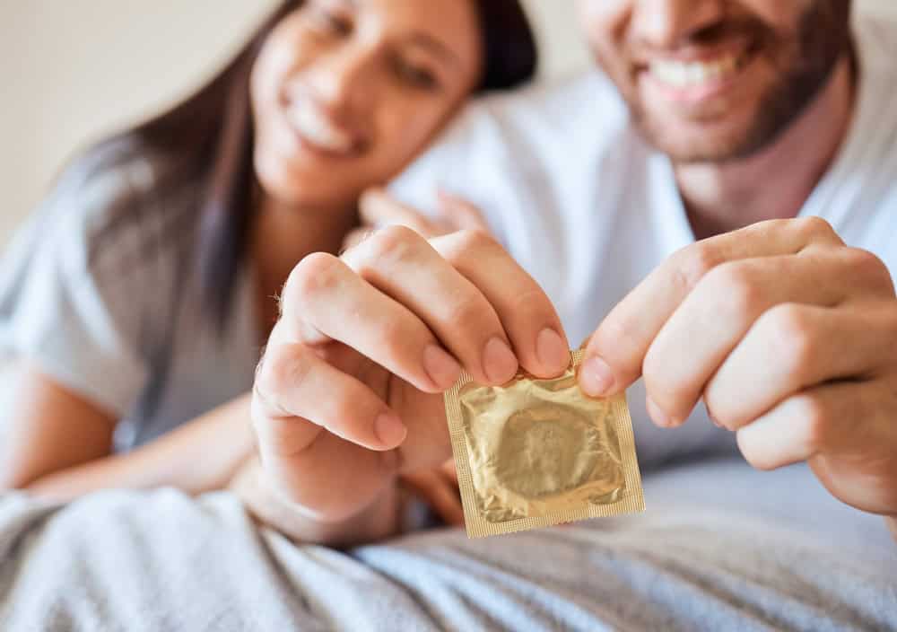 gai sinh dục có quan hệ được không
