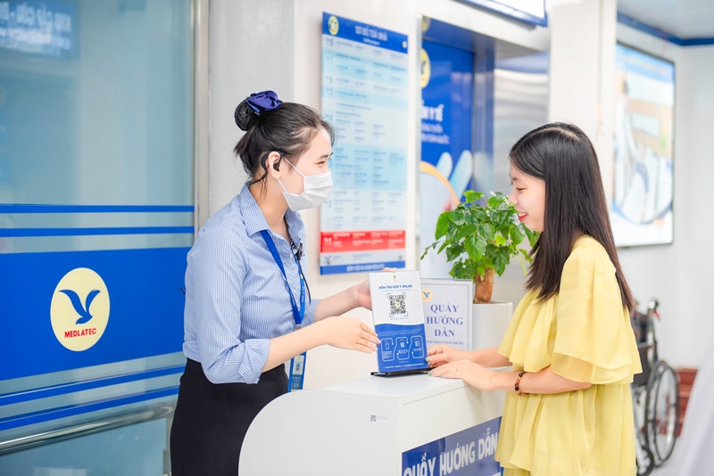 kem-tri-tham-mat-4 Bạn nên đi khám để tìm hiểu nguyên nhân gây thâm mắt và được bác sĩ gợi ý về cách khắc phục hiệu quả
