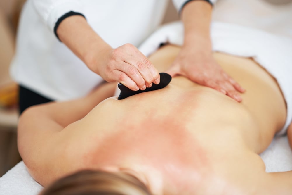 bị sốt xuất huyết nên làm gì: tránh nguy cơ bị chảy máu