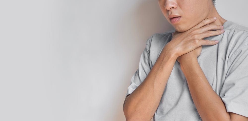 làm gì khi bị vướng ở cổ họng nhưng không đau