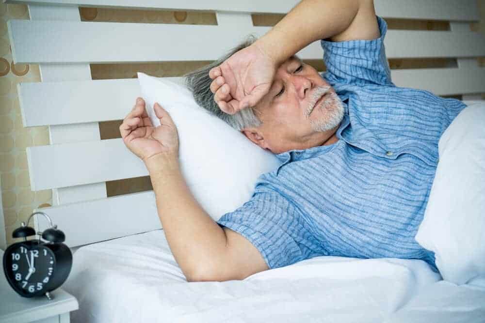 người già ngủ nhiều