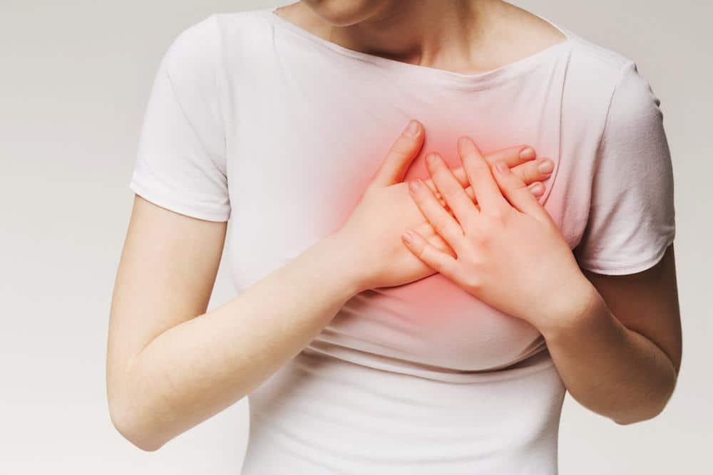nhip-tim-cham-2 Đau ngực có thể xảy ra nếu lưu lượng máu tới tim bị giảm.