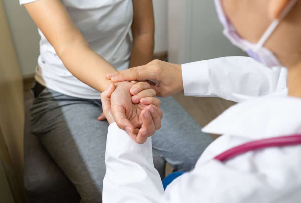 Nhịp tim chậm có nguy hiểm không tùy vào độ tuổi