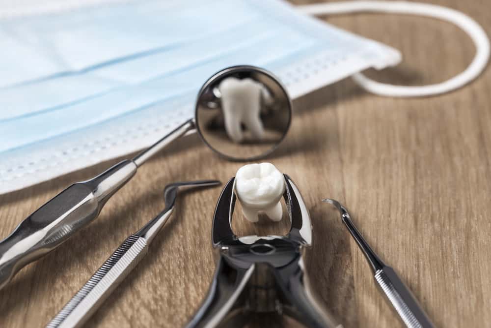 Nhổ răng số 7 có nguy hiểm không? Nên hay không nên nhổ răng số 7?
