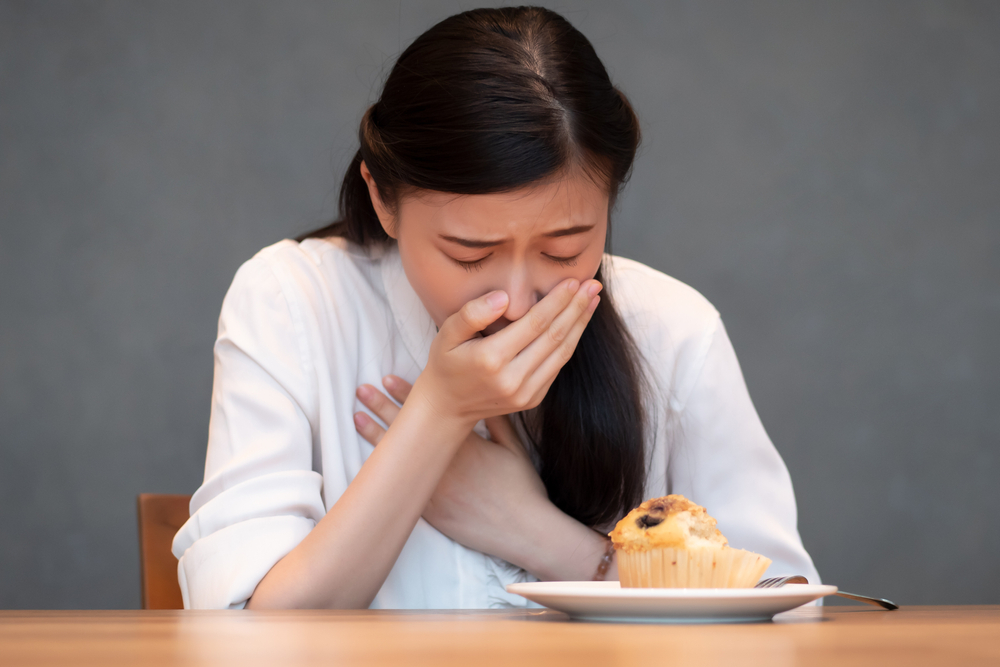 phải làm gì khi có triệu chứng ngộ độc thực phẩm nhẹ?