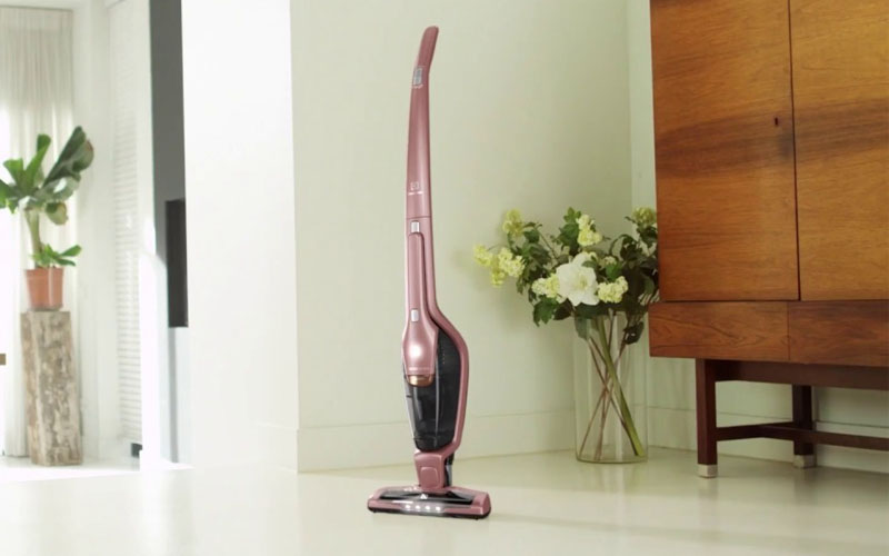 review-may-hut-bui-cam-tay-8 Máy hút bụi cầm tay Electrolux ZB3314AK