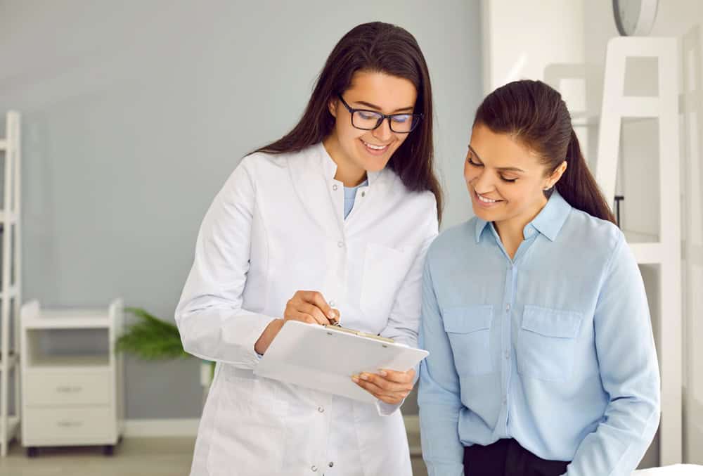 sau quan hệ ra máu có phải mang thai không