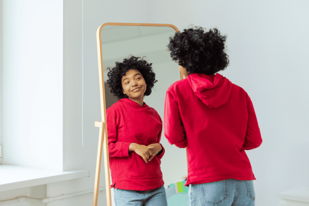 Self reflection là gì? Tự phản tư để thấu hiểu và nâng cấp bản thân
