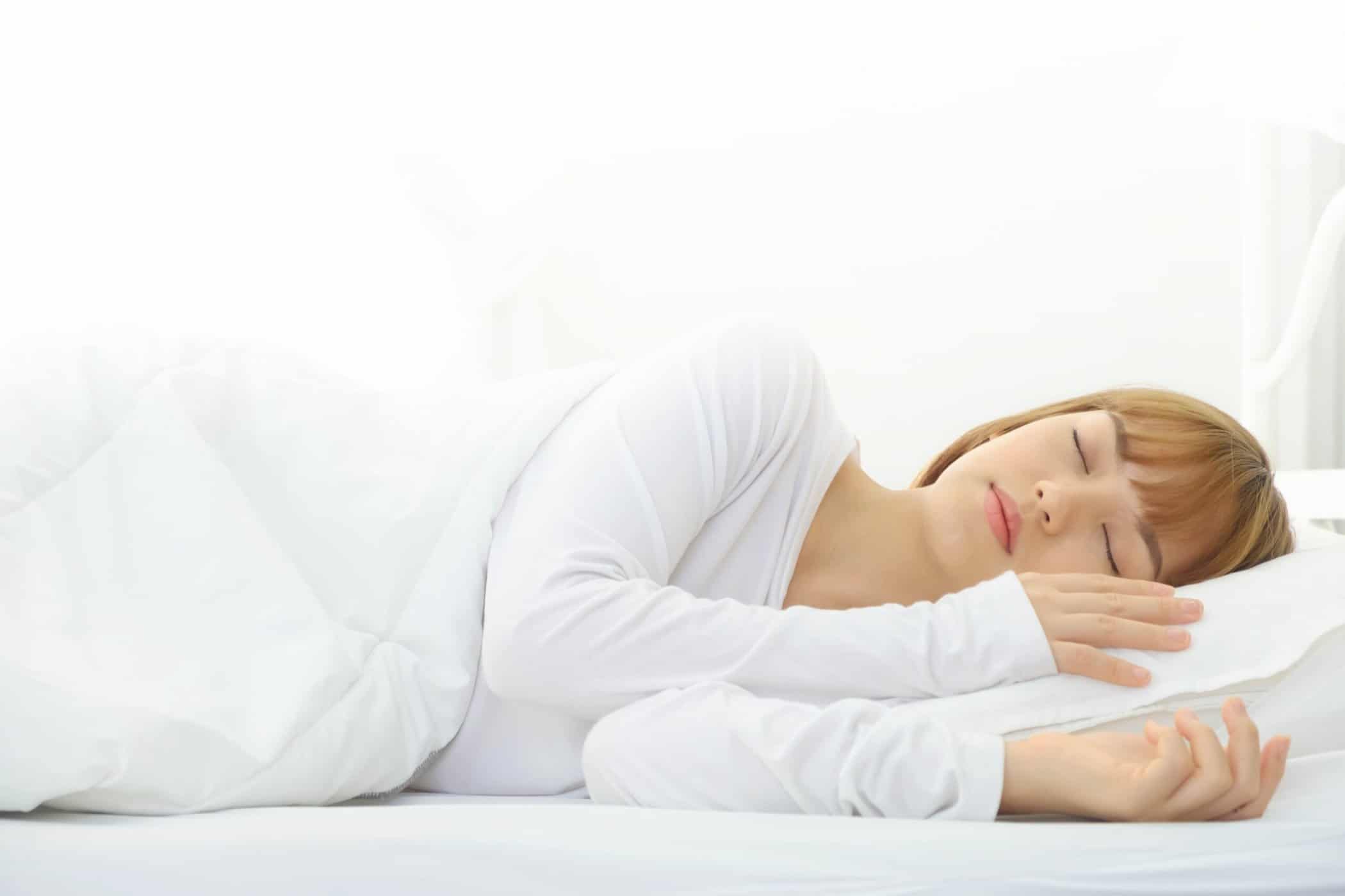 buồn ngủ nhưng ngủ không được do ngủ trưa quá nhiều