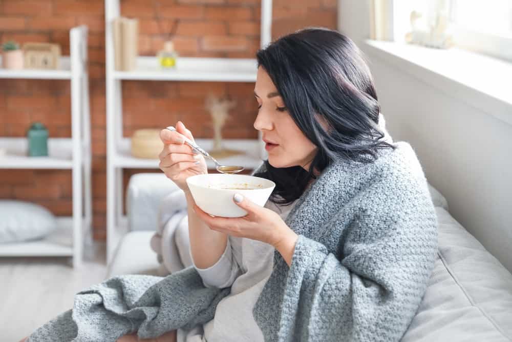 Người bệnh sốt xuất huyết nên ăn uống gì để tăng tiểu cầu?