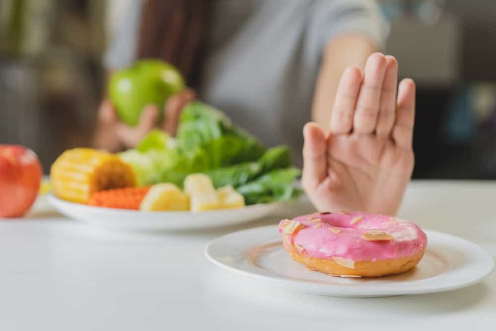 thực phẩm không tốt cho tim mạch đồ ngọt