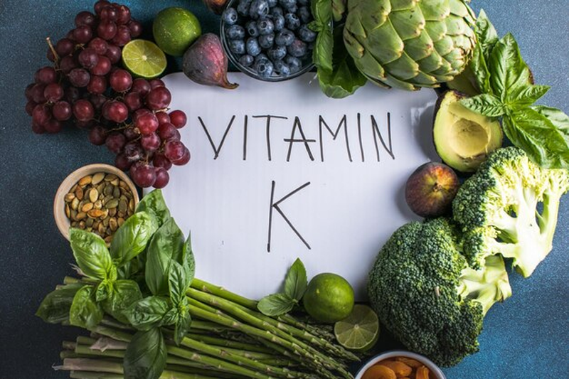 thuoc-chong-dong-mau-benh-tim-mach-4 Cần theo dõi và kiểm soát lượng vitamin K dung nạp vào cơ thể