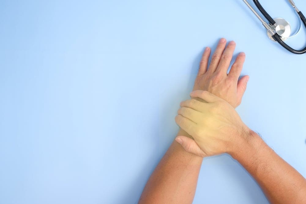 Viêm cơ tay do nhiễm khuẩn: Triệu chứng và cách điều trị