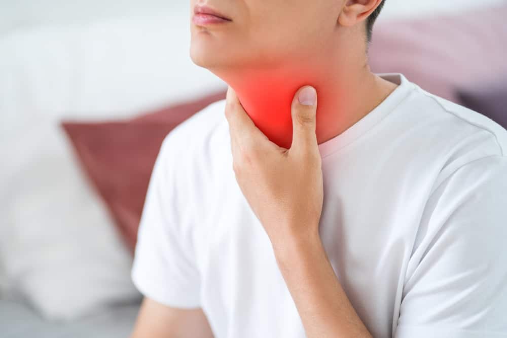 Bị vướng ở cổ họng nhưng không đau là bệnh gì và làm sao khỏi?