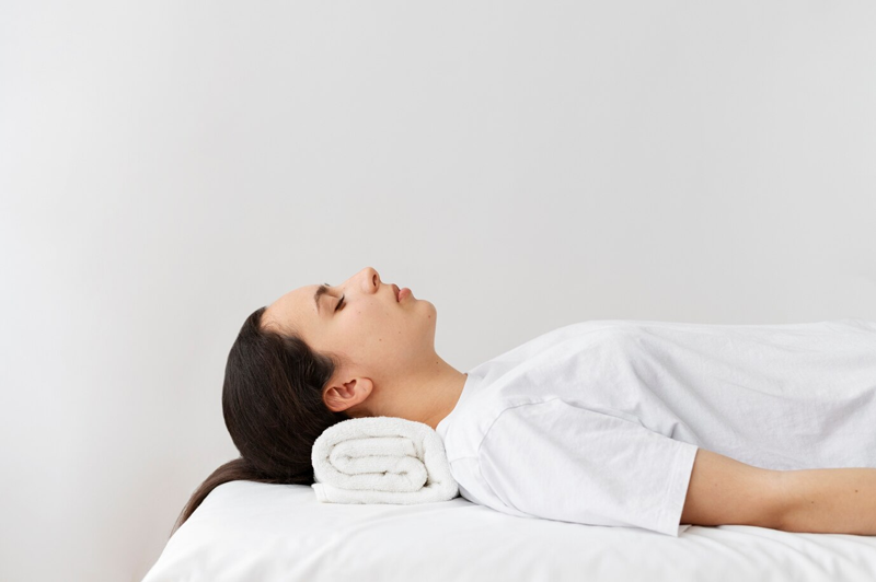 Uống nhiều nước mỗi ngày và ưu tiên nước ấm